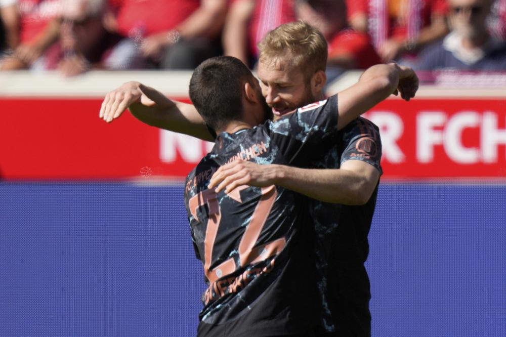 用肢体动作 用肢体动作